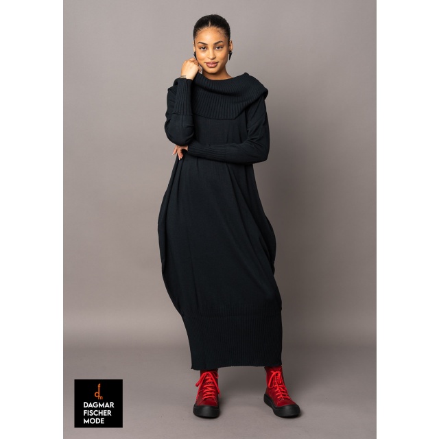 Raffiniertes Strickkleid von KHEI in black