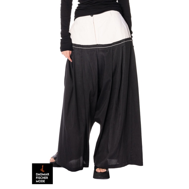 Very wide trousers by RUNDHOLZ in three great colors