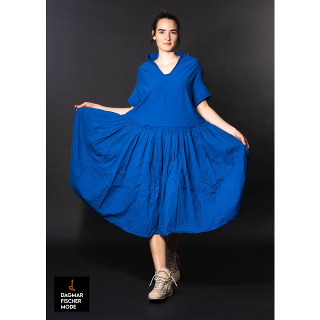 Legeres Baumwollkleid von RUNDHOLZ DIP in black & royal 