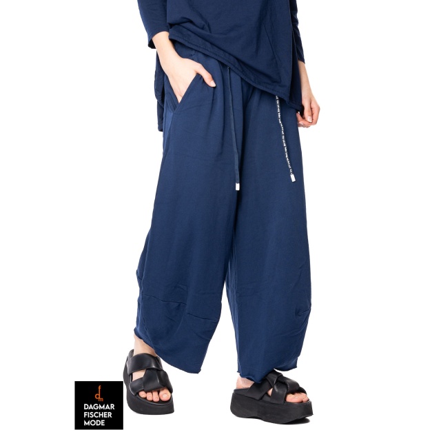 Legere Hose mit weitem Bein von RUNDHOLZ BLACK LABEL in black, navy & malibu