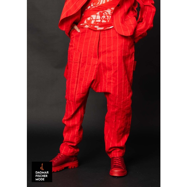 Narrow linen trousers by RUNDHOLZ in seasonal colors