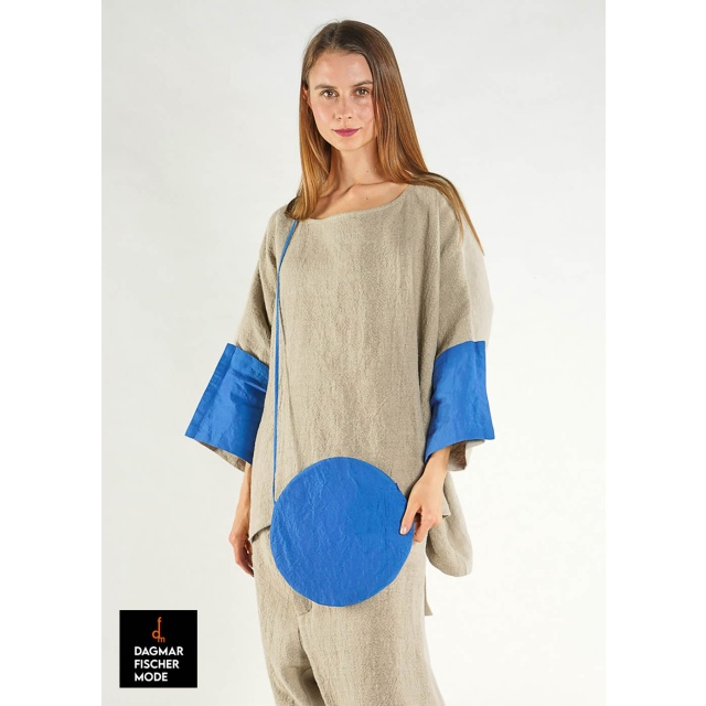 Kleine Umhängetasche von RUNDHOLZ in black, elctric & ketchup