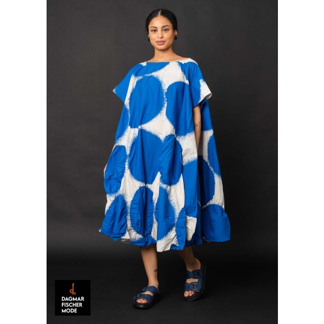 Oversize dress with dots by RUNDHOLZ in black print & electric print