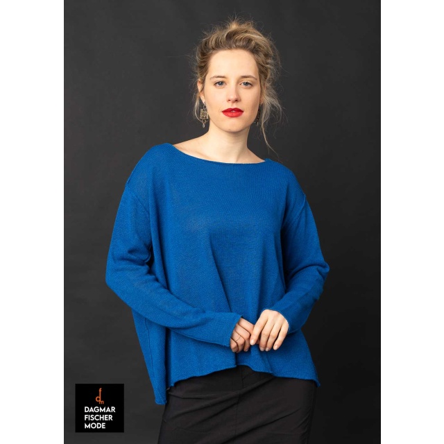 Short sweater in lightweight knit by RUNDHOLZ in black, electric cloud & ice cloud