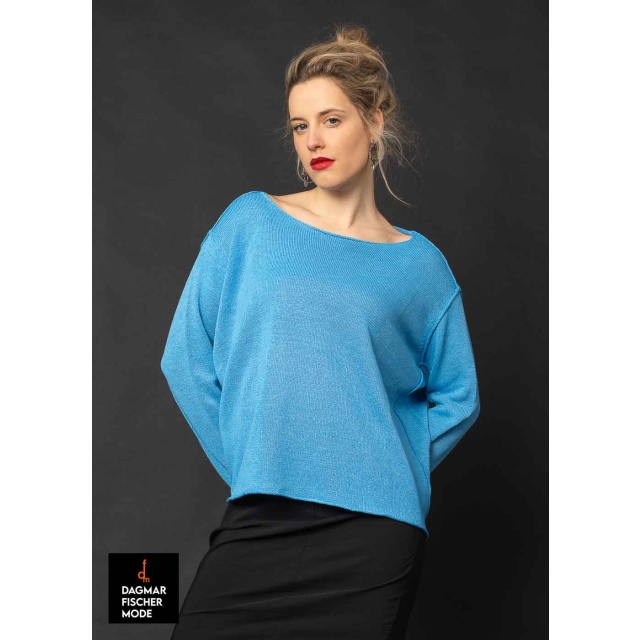 Short sweater in lightweight knit by RUNDHOLZ in black, electric cloud & ice cloud
