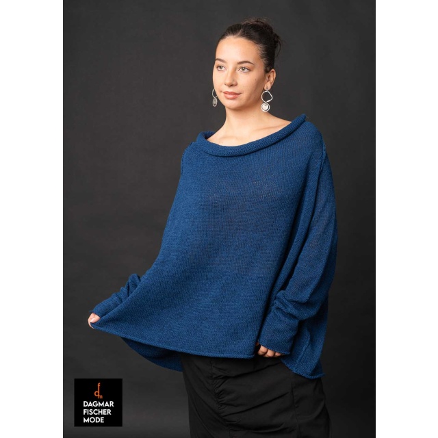 Pull court en grosse maille de RUNDHOLZ en black, navy & ketchup