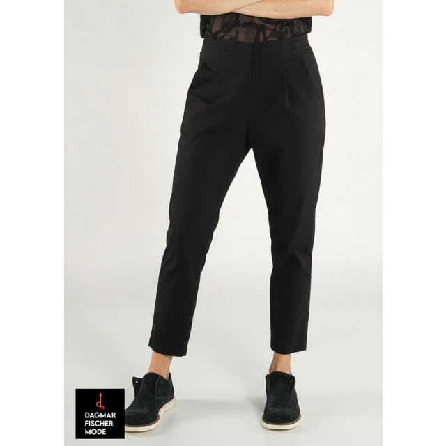 Elasticated basic trousers by RUNDHOLZ in black
