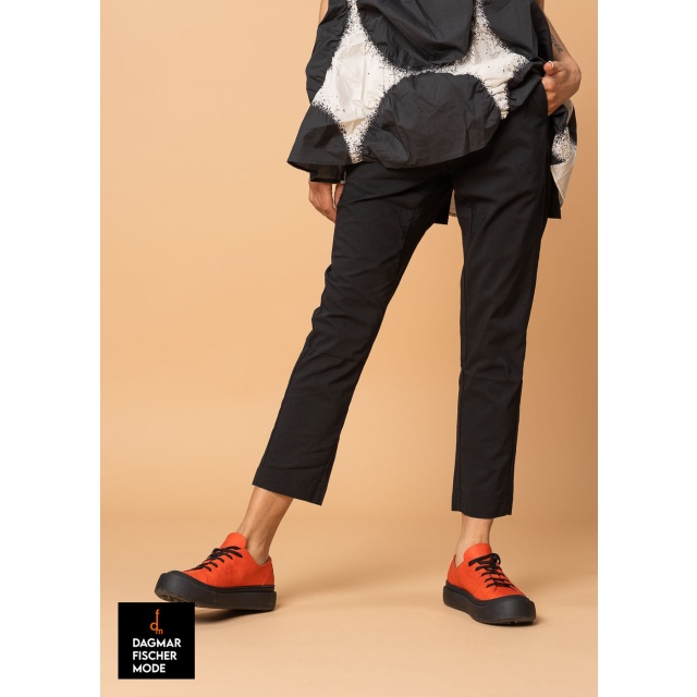 Elasticated basic trousers by RUNDHOLZ in black