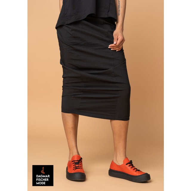 Elastic banana skirt by RUNDHOLZ in black