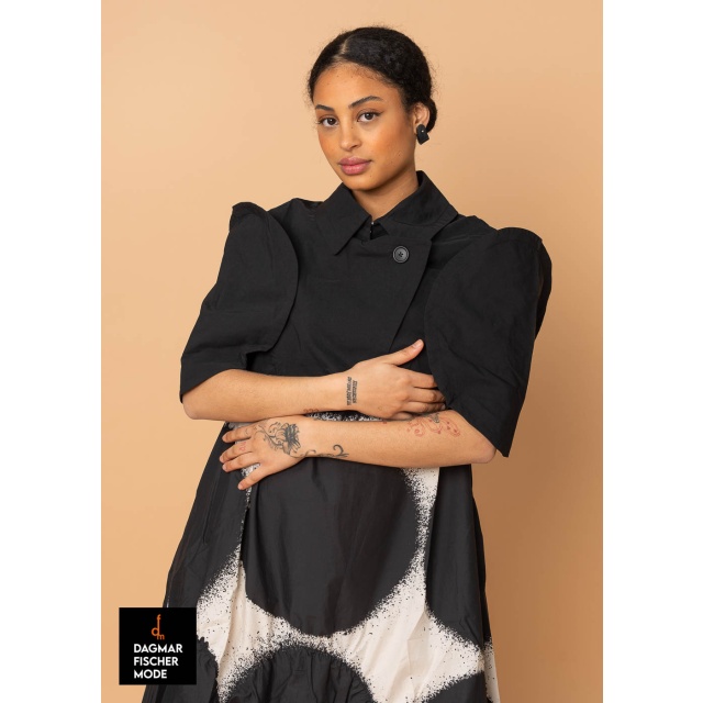 Elastic, extra short jacket by RUNDHOLZ in black