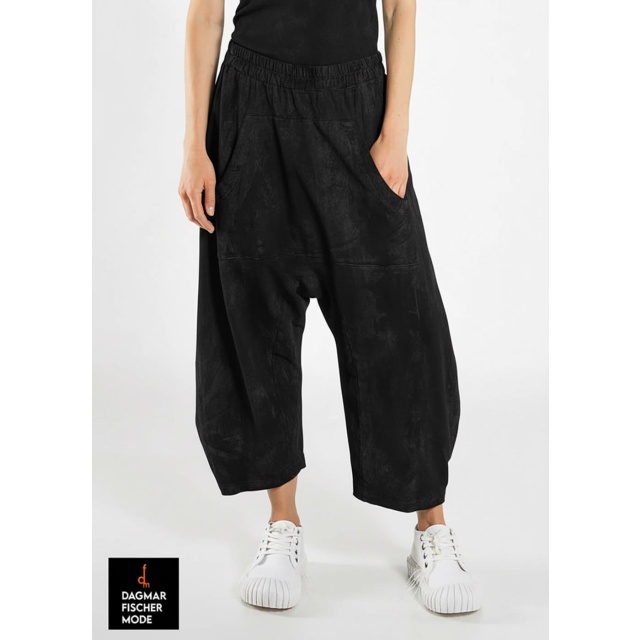 Tiefschritthose mit Gesäßtaschen von RUNDHOLZ DIP in black gloss