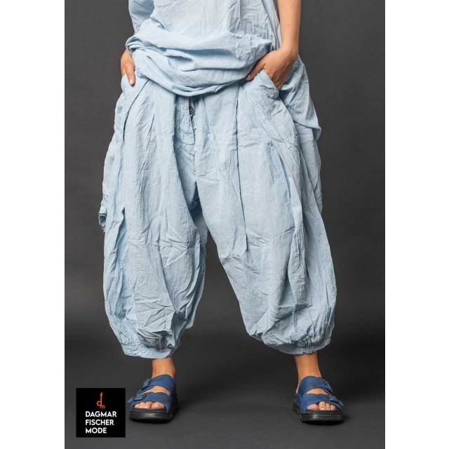 Balloon pants by RUNDHOLZ DIP in sky fog