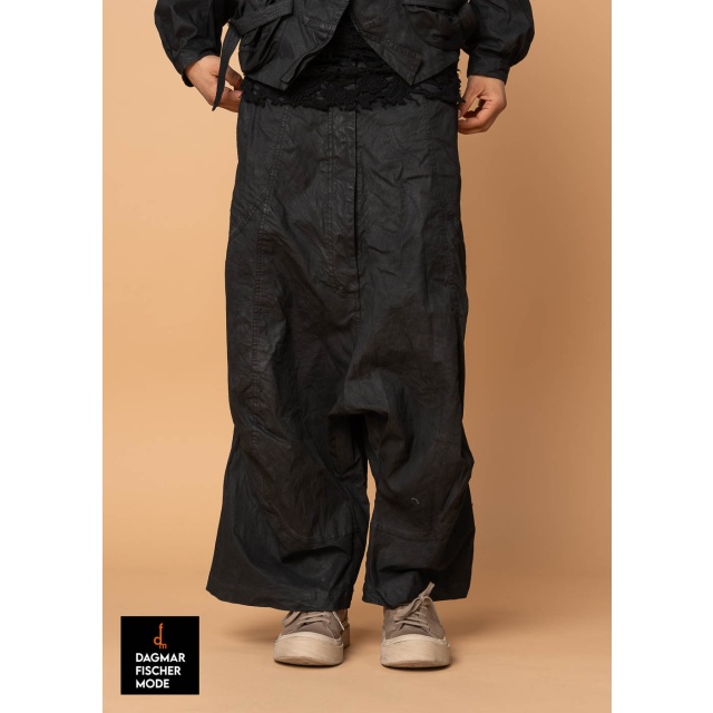 Hose mit tiefem Schritt von RUNDHOLZ DIP in black gloss