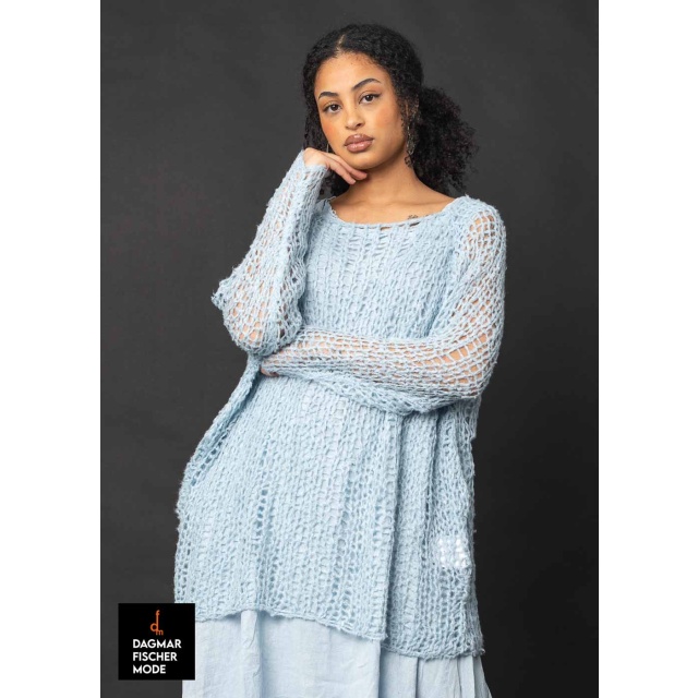 Knitted sweater in silk by RUNDHOLZ DIP in black & sky