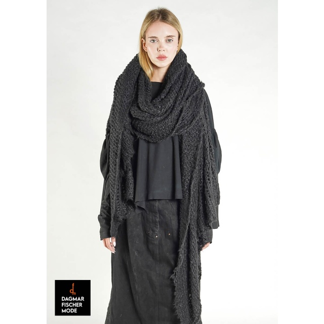 Seidenstrickschal von RUNDHOLZ DIP in black & sky