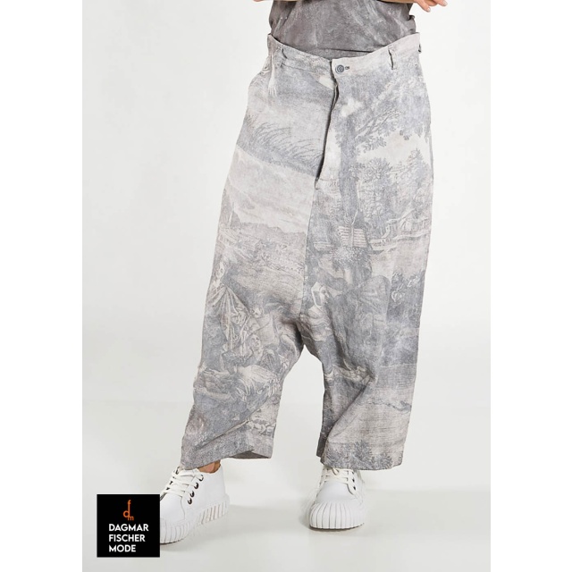 Low crotch trousers by RUNDHOLZ DIP with historical print in allover print