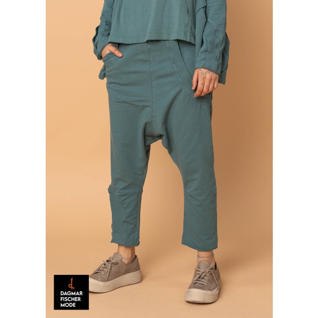 Hose mit Tiefschritt von RUNDHOLZ BLACK LABEL in black & grass