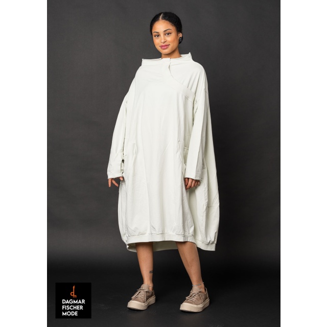 Oversize Maxikleid von RUNDHOLZ BLACK LABEL in black, grass & salina