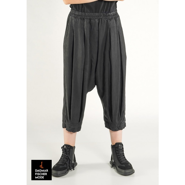 Low crotch trousers by RUNDHOLZ BLACK LABEL in black
