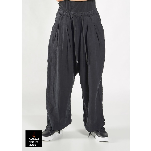 Leinentiefschritthose von RUNDHOLZ BLACK LABEL in black & salina