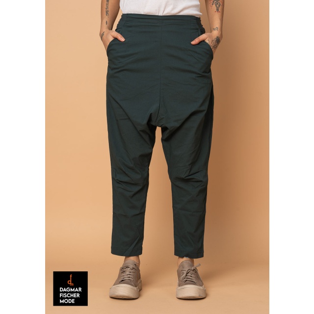 Elastische Tiefschritthose von RUNDHOLZ BLACK LABEL in black, tree & salina