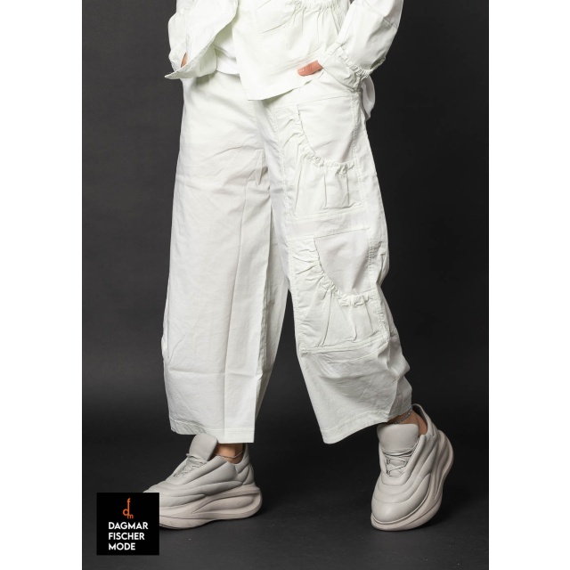 Elastische Ballonhose von RUNDHOLZ BLACK LABEL in black, tree & salina