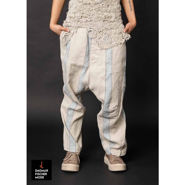 Tiefschritthose von RUNDHOLZ DIP in sky stripe