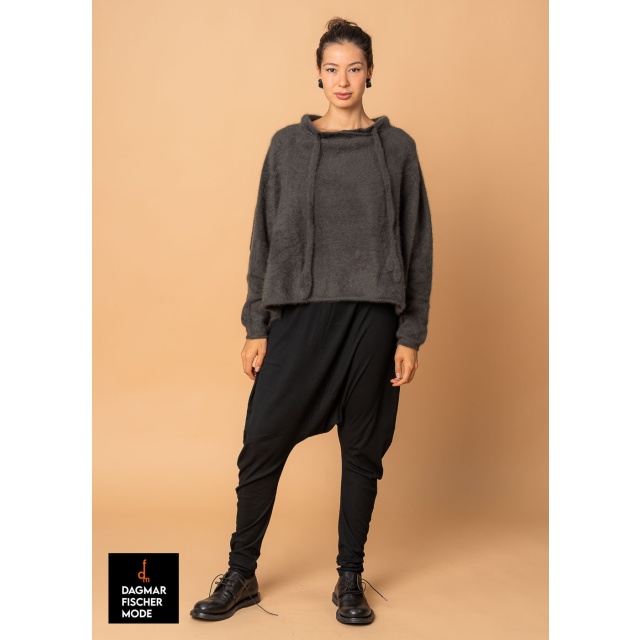 Legerer Oversize Pullover aus Waschbärwolle von RUNDHOLZ in swamp