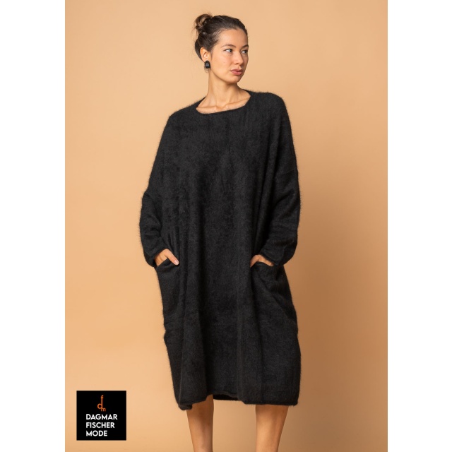 Oversized tunic made from raccoon wool by RUNDHOLZ in black & swamp