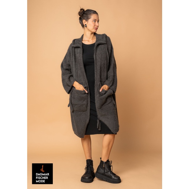 Oversize Mantel aus Waschbärwolle von RUNDHOLZ in swamp