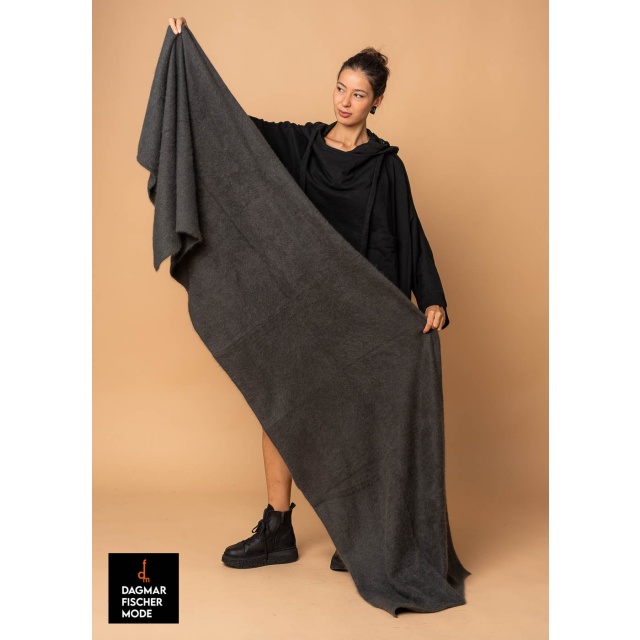 Kuscheliger Schal aus Waschbärwolle von RUNDHOLZ in swamp