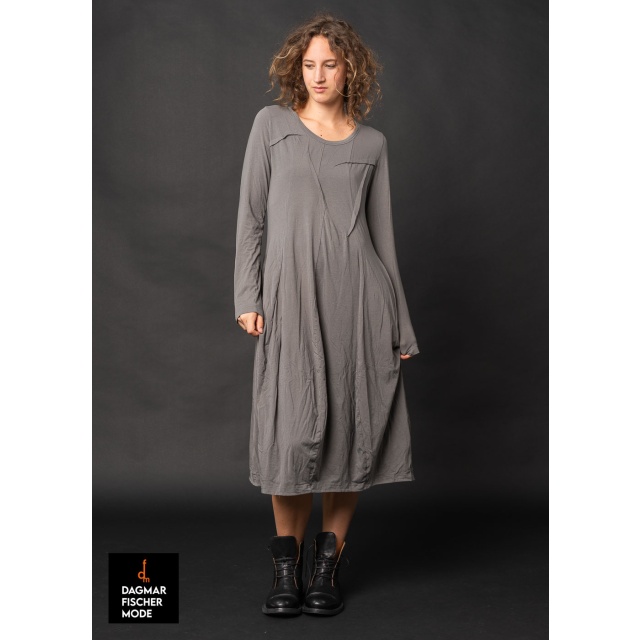 Tailliertes Maxikleid von RUNDHOLZ BLACK LABEL in black & dark grey
