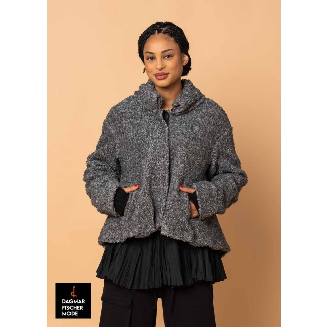 Kuschelige, warme Jacke von KEDZIOREK in ash