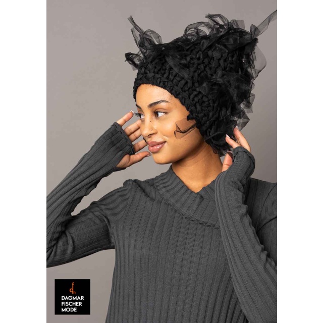 Handmade beanie by KEDZIOREK in black