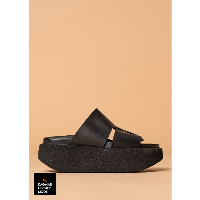 Sandale mit breiter Sohle von LOFINA in Gasoline nero / nero 