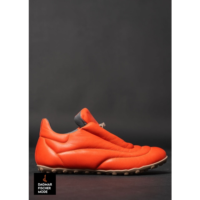 Sneaker mit flacher Sohle von LOFINA in Gasoline spritz aperol / moon