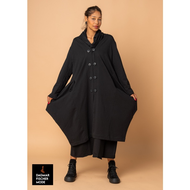 Weiter Mantel von KHEI in black