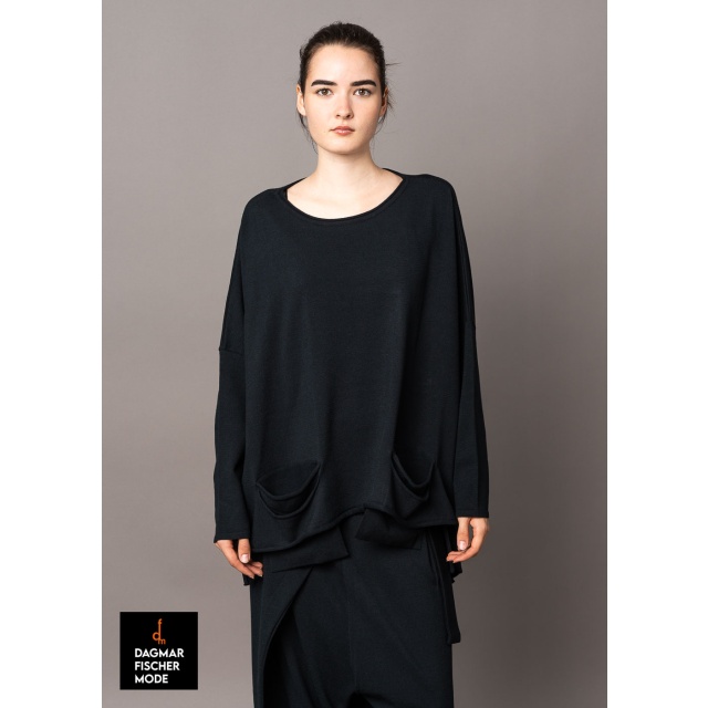 Kurzer Strickpulli von KHEI in black