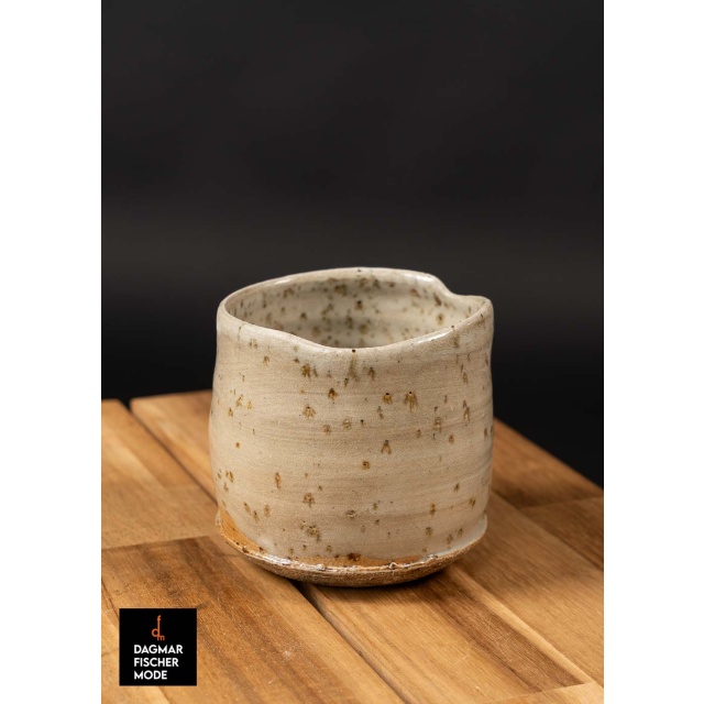 Bowl from the Sälzer wood-fired kiln by Annette Pfister