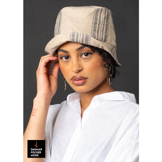 Summer hat by LURDES BERGADA in natural