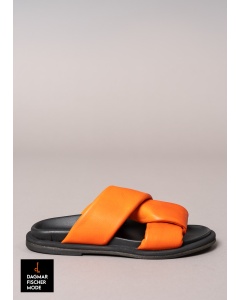 Sandale mit flacher Sohle von LOFINA in Gasoline zucca / nero