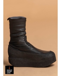 Schlupfboots von LOFINA in Gasoline/Nappa nero / nero