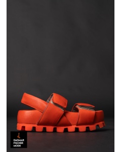 Sandale mit zwei Klettverschlussschnallen von LOFINA in Gasoline spritz aperol / corallo