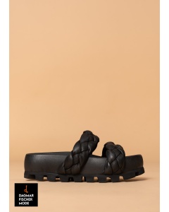 Sandals with wide straps by LOFINA in Gasoline nero / nero