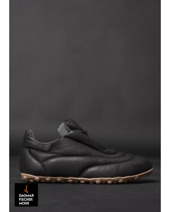 Sneakers with flat sole by LOFINA in Gasoline nero / moon