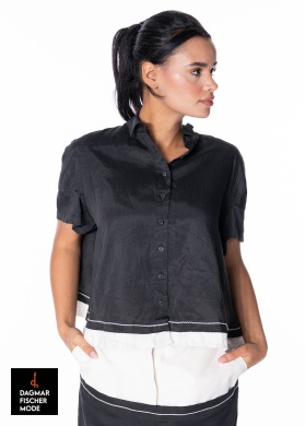 Two-tone short blouse by RUNDHOLZ in blk melange, enzian 10% & rose 10%