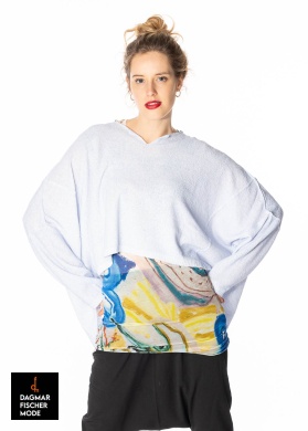 Oversize knitted pullover by RUNDHOLZ in enzian 10% cloud & rose 10% cloud
