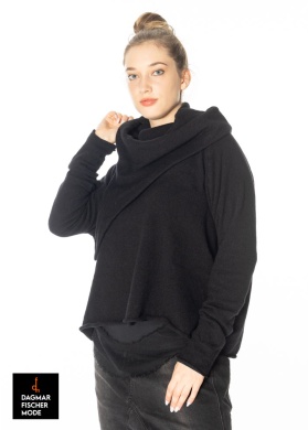 Oversize cashmere pullover by RUNDHOLZ in black, rust & latte