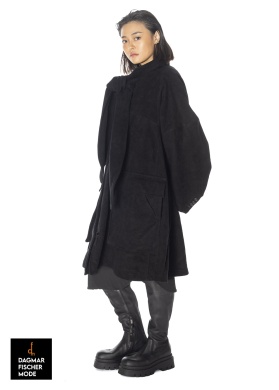 Extraordinary oversize coat by RUNDHOLZ DIP in black