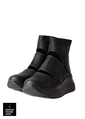 Sandals with high, lightweight sole by LOFINA in Gasoline nero / nero